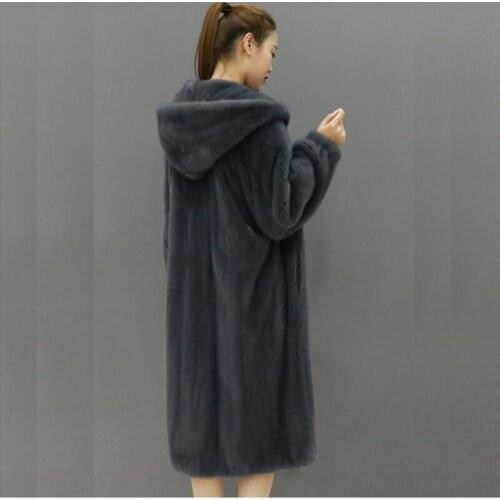 The new faux mink fur coat for autumn and winter is a casual trench coat with a long, knee-length hoodie in velvet jacket