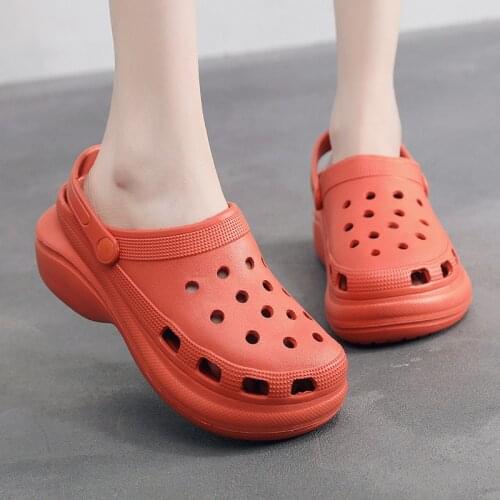 Women 2021 Sandals Clogs Summer Trend Shoes Womens Beach Slippers Platform Garden Shoes Increase Outdoor Tongs