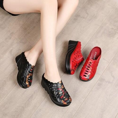 2021 Summer New Thick Bottom Leather Slippers Middle-aged and Old Womens Sponge Cake Ethnic Style Hollow Hole Mother Sandals