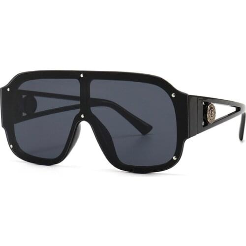 Fashion Luxury Brand Oversized Square Sunglasses Men Women Vintage Metal Big Frame Sun Glasses Mirror Rivet Shades UV400 Goggle