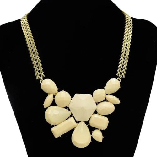 Fashion Bohemian Jewelry Necklace Candy Color Stone Statement Necklace for Women Girls Party Jewelry Short Neck Necklace