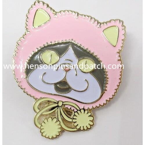 Customized metal gold soft enamel animal cat pin badge with pink hat