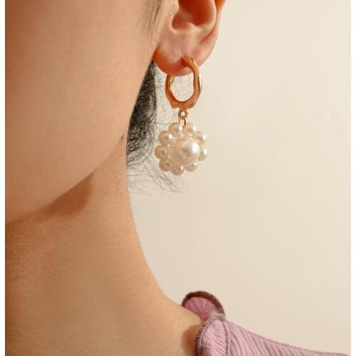 Bohemian Baroque Stud Earrings Female Bride Married Retro Ethnic Fashion Simple Pearl Flower Hollow Round Earring Jewelry