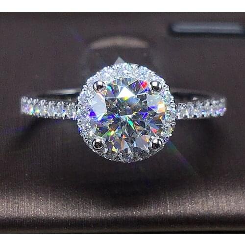 Solid 18K White Gold Round Engagement Bridal Set Center 1ct 6.5MM Oval Cushion Cut Halo Moissanite Ring Set for Women