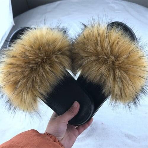New Arrival Girl Luxury Fluffy Fur Slippers Ladies Indoor Warm Furry Fur Flip Flops Women Amazing Plush Fur Slides Wholesale Hot