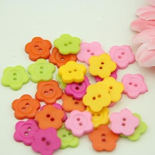 Fashion DIY 200pcs 15mm 2-hole plastic sewing buttons kidswear multiple color flower button free shipping mmbt008