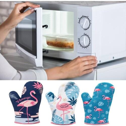 1PC New Flamingo Printed Oven Mitts Cotton Glove Microwave Oven Hot Baking Insulated Mitten, Designed for Light Duty Use