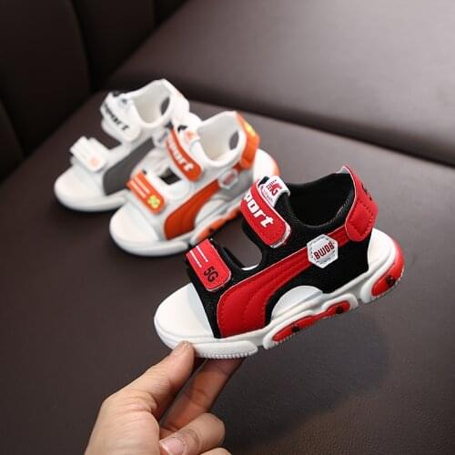 Baby sandals bright lights flashing lights boys sandals 2020 summer new fashion small and medium children beach shoes