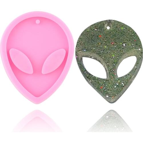 Shiny Alien Keychains Silicone Mould for Key Chain Pendant Polymer Clay DIY Jewelry Making Epoxy Resin Mold Charm Necklace Mould
