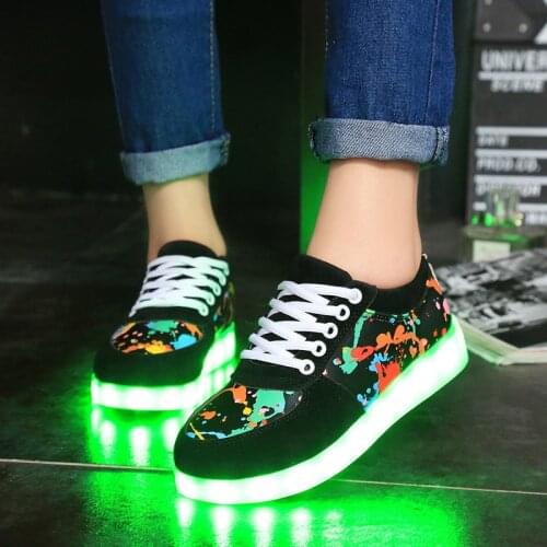 Women shoes with Backlight Glowing Women Sneakers with Glowing Shoes for men Light Up Shoes adults zapatillas Led plus size 44