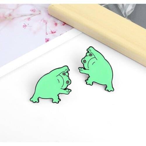 Cartoon Animal Brooch Creative Lapel Pins Personality Frog Enamel Pin Brooch High Quality Backpack Badge Funny Frog Brooch