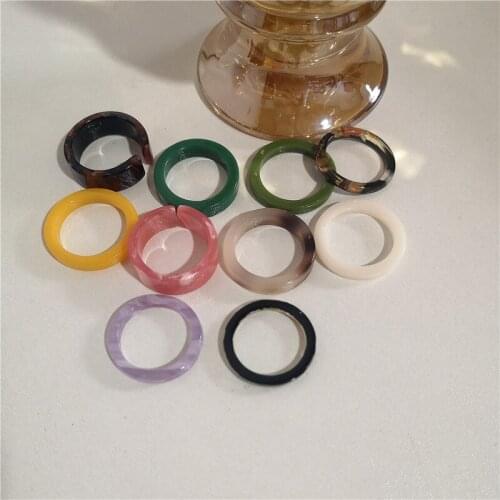 New Korea Aesthetic Colourful Resin Acrylic Rings Set For Women Geometric Round Rings Girl Versatile Jewelry Gifts Wholesale