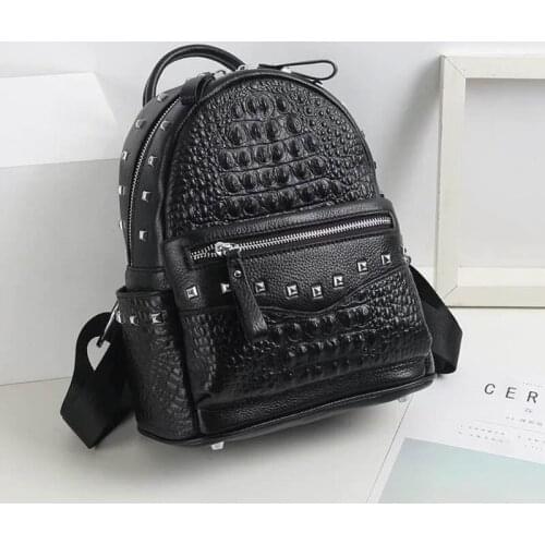 2020 fashion ladies leather shoulder bag high quality youth rivet personality backpack girl female shoulder bag Bagpack mochila