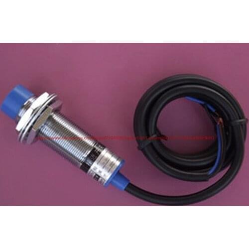 Close to switch NPN LJ18A3-8-Z/BX normally open straight line three flow non embedded sensor