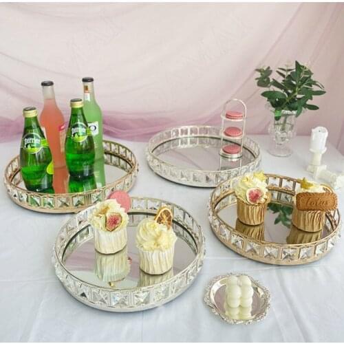 European Metal Frame Storage Trays Hollow Out Decorative Cosmetic Container Desktop Cake Display Plates Home Decoration Modern