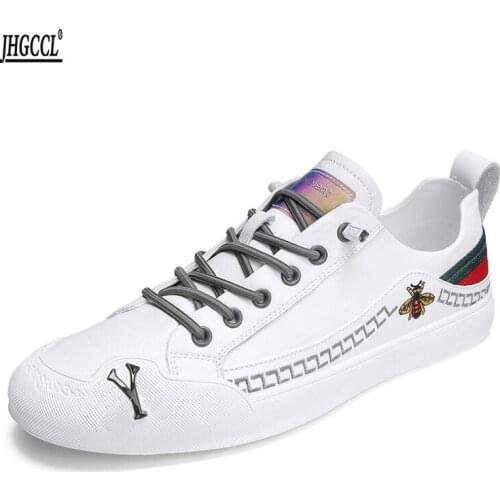 NEW designer casual board shoes men fashion small white shoes four seasons men sports shoes daily casual shoes A15