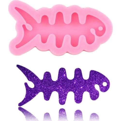 Glossy Fish Skeleton Silicone Keychain Mold Handmade Polymer Clay Pendant Mould Jewelry Making Epoxy Resin Keychains Moulds