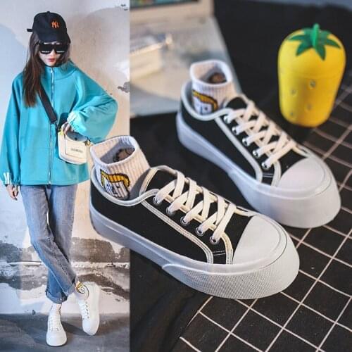 New womens casual white shoes, womens all-match flat-bottom lace-up shoes, students' lightweight and comfortable shoes