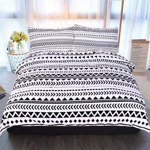 New Black White Triangle Stripes Duvet Cover High Quality Home Textile Quilt Cover with 2 Pillowcase Fashion 3 Pcs Set and Sheet