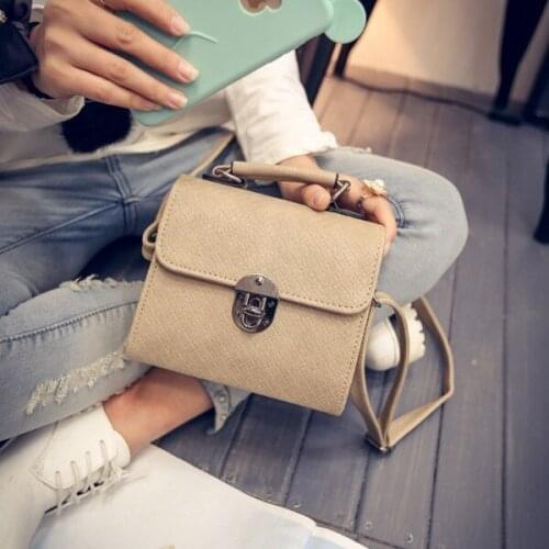 SJ New Winter Korean Tide Bag Lady Fashion Handbag Simple Diagonal Bangalor Embossed Handbag Female Messenger Bag Handbags Totes