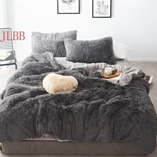 2020 New Long hair Fleece bedding set 5pcs/set (duvet cover+flat sheet+2 pillowcase+1 cushion) flannel winter warm bed linen set