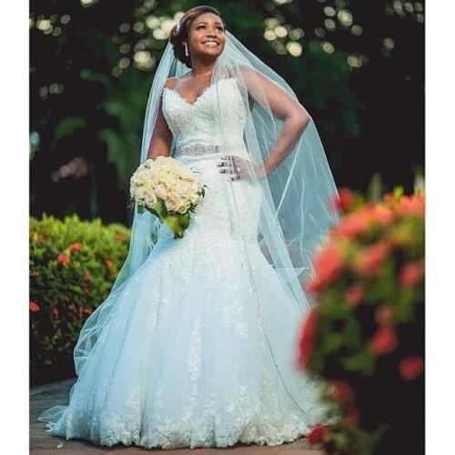 Best Selling Sweetheart Lace Appliques Mermaid Wedding Dresses with Beaded Belt Sweep Train Garden Vintage Bridal Gowns