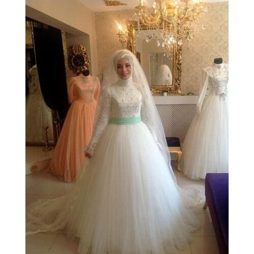 Elegant A-Line Tulle Lace Hijab Muslim Wedding Dresses Applique Beads Long Sleeve High Neck Islamic Arab Bridal Gowns