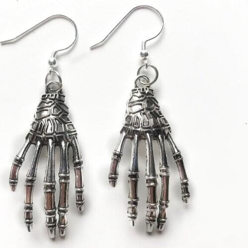 Trendy Vintage Skeleton Hand Shape Dangle Alloy Earrings for Women Girl Retro Earrings Cute Earring Jewelry Halloween