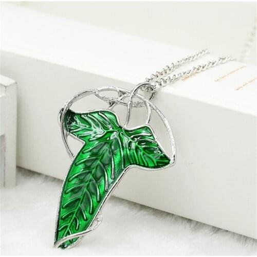 Fashion jewelry leaf pendant vintage elf green leaf pendant brooch sweater chain gift men and womens movie jewelry