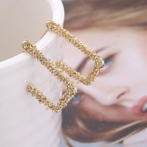 New Earrings Retro Fashion Alloy Geometric Carved Square Earrings Gold Grain Stud Earrings for Women 2019 Fashion Jewelry Bijoux