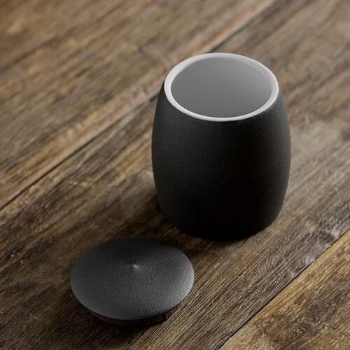 Solid Black Japanese Style Ceramic Jar Simple Sealed Tea Caddy Kitchen Moisture-Proof Coffee Storage Tanks Breathable Candy Can
