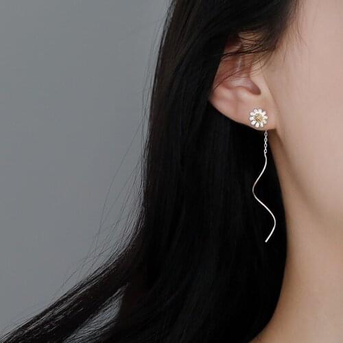 Daisy Earrings Chain Wholesale Long Dangle Creative Flower Design Charm Jewelry Wedding Gift For Women 2021 New Trend Korean