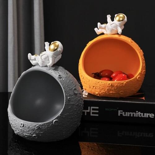 Modern creative spaceman astronaut entrance key storage decoration home accessories living room coffee table gift