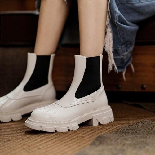 2021 Winter boots Genuine Leather women boots Fashion Retro Women Shoes Platform Round Toe Thick Heel Chelsea Motorcycle boots