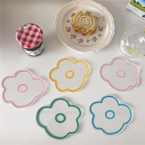 2021 5 models Simple Modern Transparent Cute Small Flowers Acrylic Coasters Heat Pads Ornaments Shooting Props