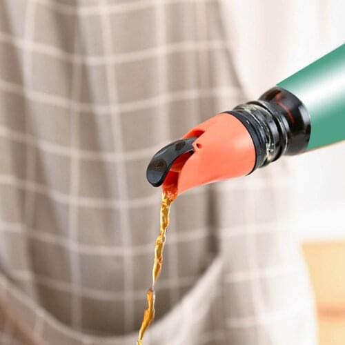 Portable Wine Pourers Flip Top Stopper Oil Bottle Sprayer Spout Cooking Tools Leakproof Nozzle Kitchen Accessories 2021