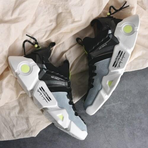 Summer New Mens Casual Shoes Hollow Fly Woven Mesh Breathable Sneakers High Quality Lightweight Comfortable Anti-Odor Sneakers