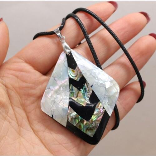Natural Shell Necklace With Rhombus Pendant Leather Cord 2MM Charms For Elegant Women Love Romantic Gift