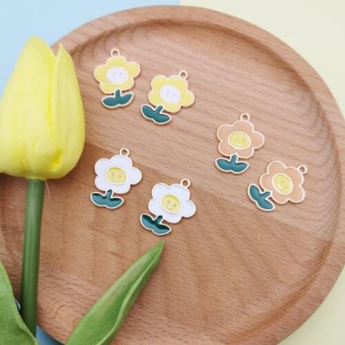 10pcs Drop Oil Smiley Flowers Enamel Charms Pendants Little Flower Metal Charms Fit Jewelry DIY Accessories For Earring Floating