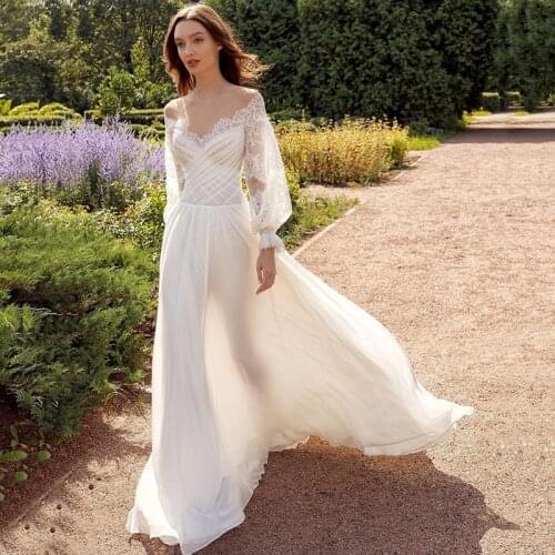 New Charming Boho Lace Long Sleeve Bridal Wedding Dresses Side Split Illusion Bateau Neck Wedding Gown for Bride Pleating Bodice