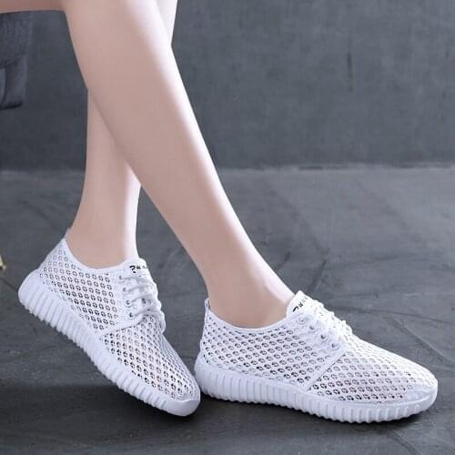 Womens Breathable Mesh Hollow Old Beijing Cloth Shoes Sports And Leisure All-match Flat Shoes 2021 Summer