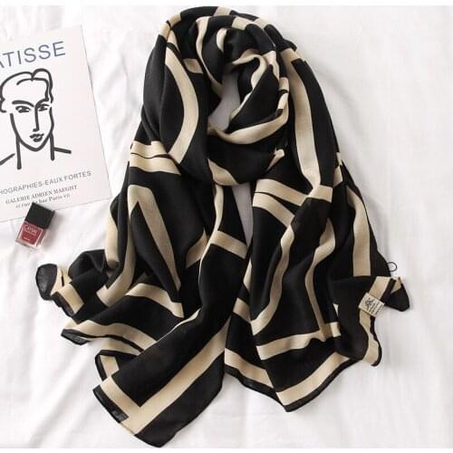 2021 Brand Autumn Winter Hijab Cotton Scarf Female Large Women Poncho Shawl Bandana Foulard Scarves Pashmina Femme Stole