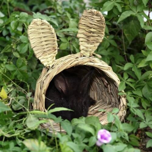 Hand-Woven Small Animals House Breathable Pet Nest Hedgehog Hamster Cage Straw Hamster Hut Creative Rabbit Bed