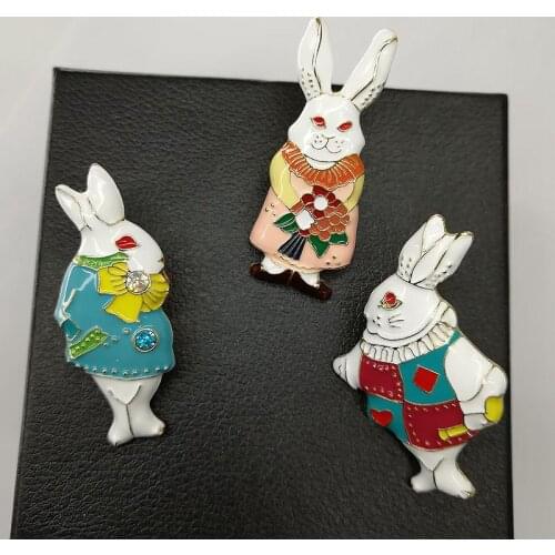 The wind cream fairy tales Alice enamel glaze and lovely rabbit brooches female