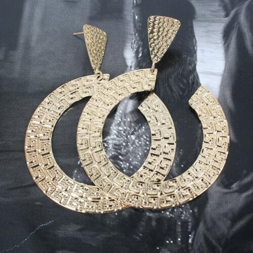 Letter C Shape Circle Ear Stud Earrings For Women Girls New Jewelry Delicate Earings Wholesale Temperament Earrings Orecchini