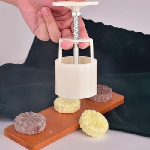 50g Mooncake Mold with 4pcs Classic Flower Stamps Hand Press Moon Cake Pastry Mould DIY Bakeware