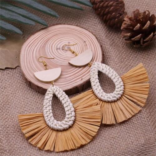 Handmade Rattan Knit Earring Jewelry with Water Drop Shaped Raffia Tassel Long Earring for Women Summer Jewelry