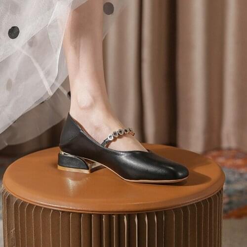 Women Fashion Rhinestone Pumps Square Low Heel 3cm High Heels Elegant Pearl Buckle Soft Leather Party Dress Shoes Flats Shoes