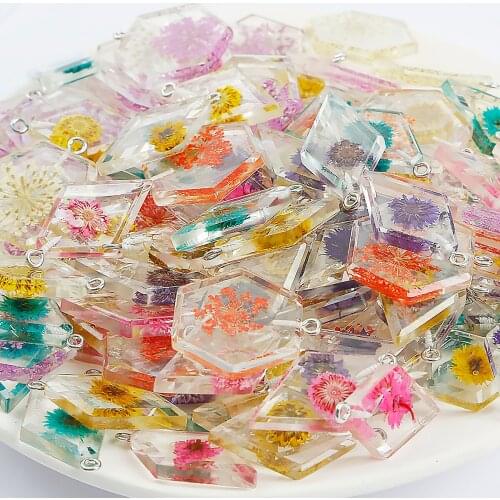 2pcs Sweet Transparent Epoxy Flower Plant Dried Flower Earrings For Women Rhombus/hexagon Resin Pendant diy Jewelry Accessories