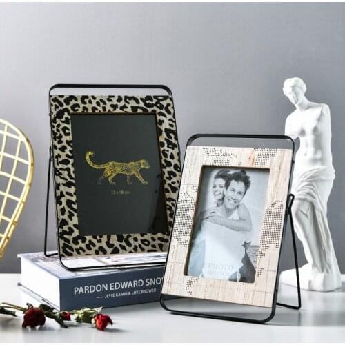Modern Wooden Wrought Iron Bracket Photo Frame Leopard Print Desktop Decoration Ornaments Picture Frame Photo Display Stand